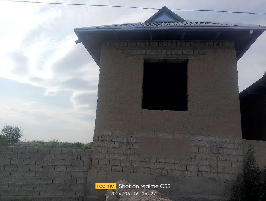 4-room dacha, 300 m², Gulistan, for sale