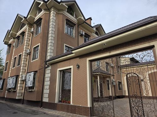 6-room apartment, 205 m²