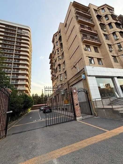 4-комнатная квартира, 125 м², 7/8 эт, Ташкент, Юнусабадский район, на продажу