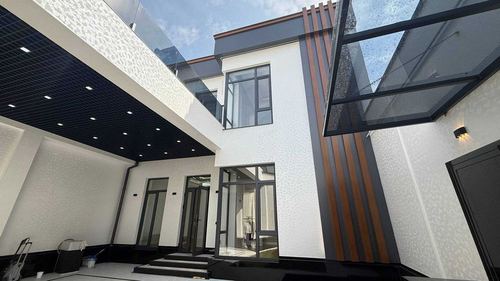 6-room house, 300 m²