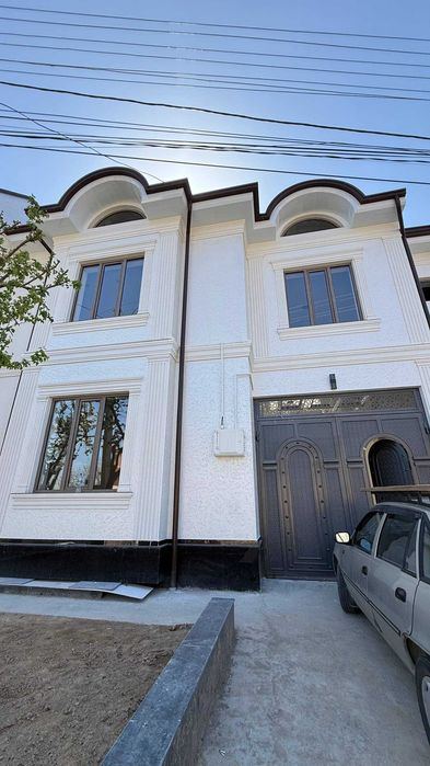6-room house, 300 m²