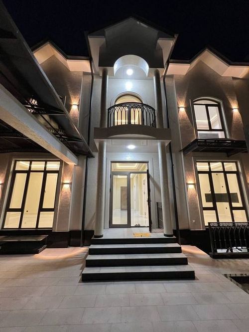 6-room house, 300 m²
