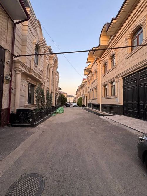 6-room house, 350 m²