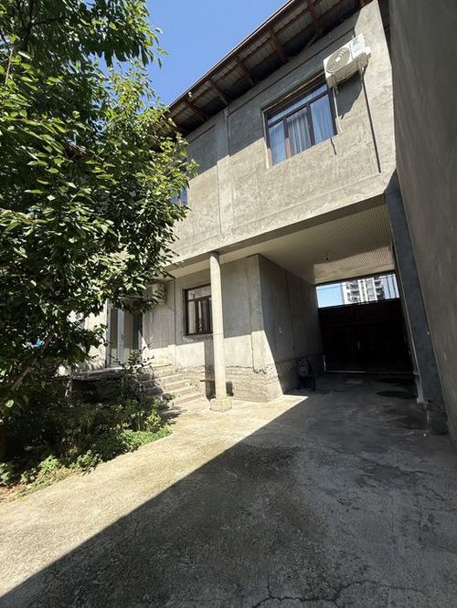 7-room house, 300 m²