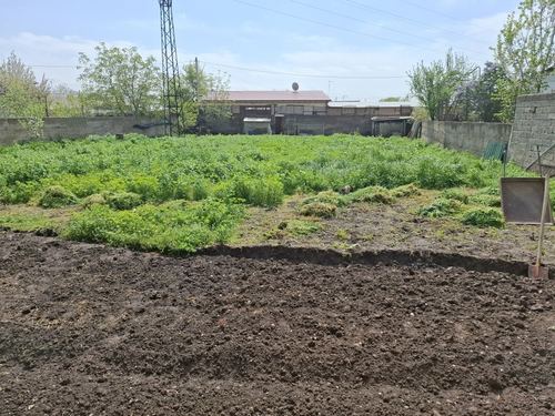 Продаётся или задаётся в аренду земельный участок  10 соток гЧирчик