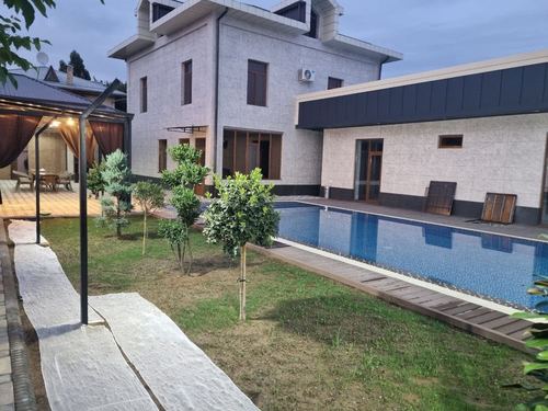 6-room dacha, 8000 m²