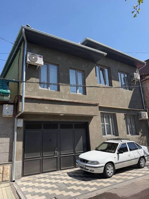 7-комнатный дом, 250 м²