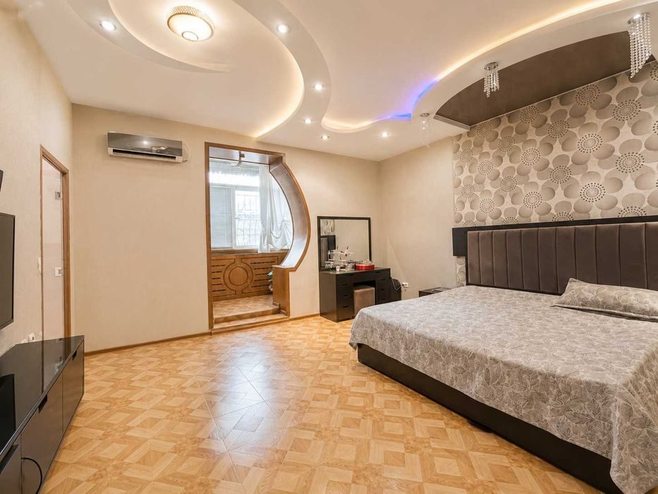 3-комнатная квартира, 120 м², 3/6 эт, Ташкент, Мирабадский район, в аренду
