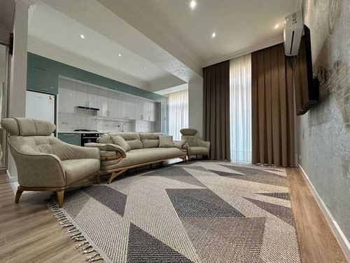 3-xonali kvartira, 130 m²