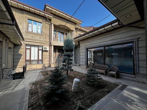 6-room cottage, 500 m²