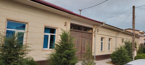 18-room house, 1280 m²