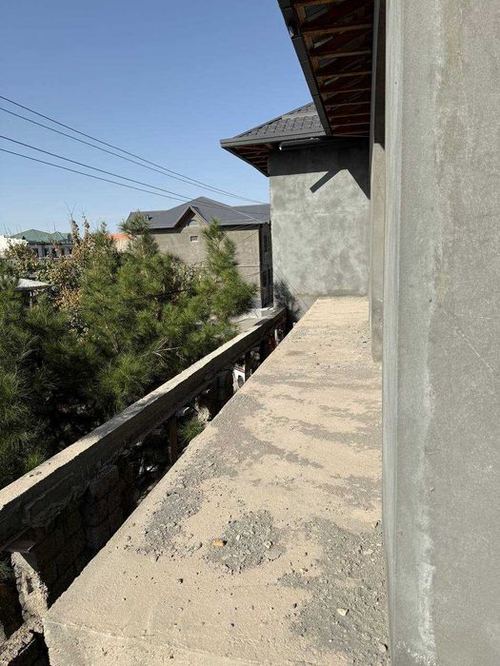 15-room house, 6 m²