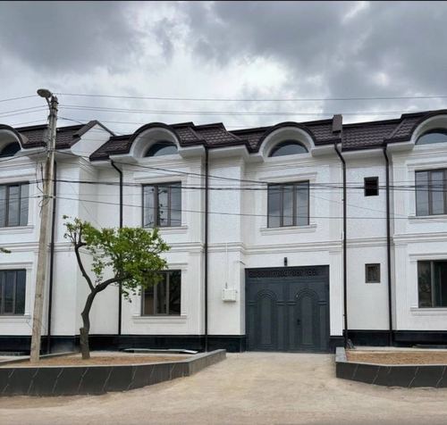 6-room house, 300 m²