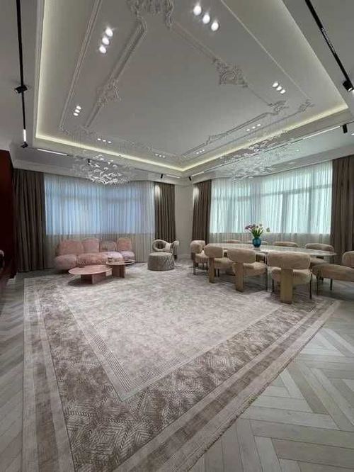 5-комнатная квартира, 200 м²