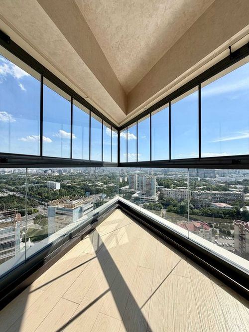 6-комнатная квартира, 320 м²