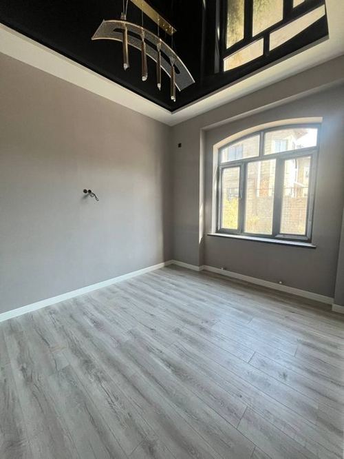 7-room house, 300 m²