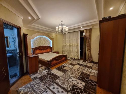 4-комнатная квартира, 130 м²