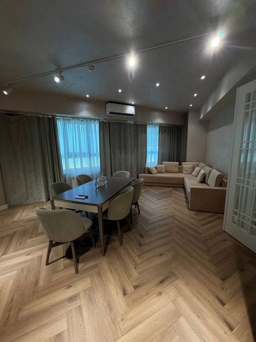 6-комнатная квартира, 320 м²