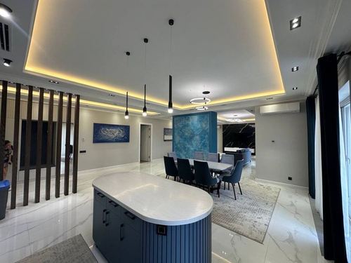 4-room apartment, 220 m²
