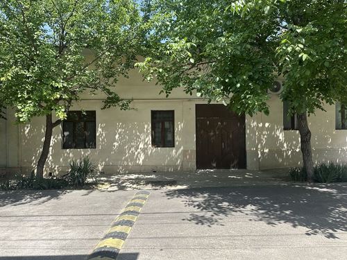 8-комнатный дом, 320 м²