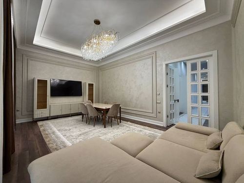 5-room apartment, 200 m²