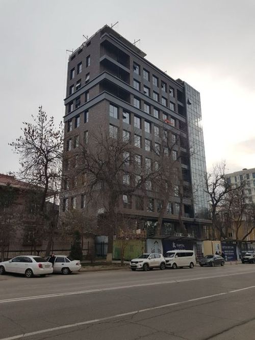 Продам офим. 585м2.