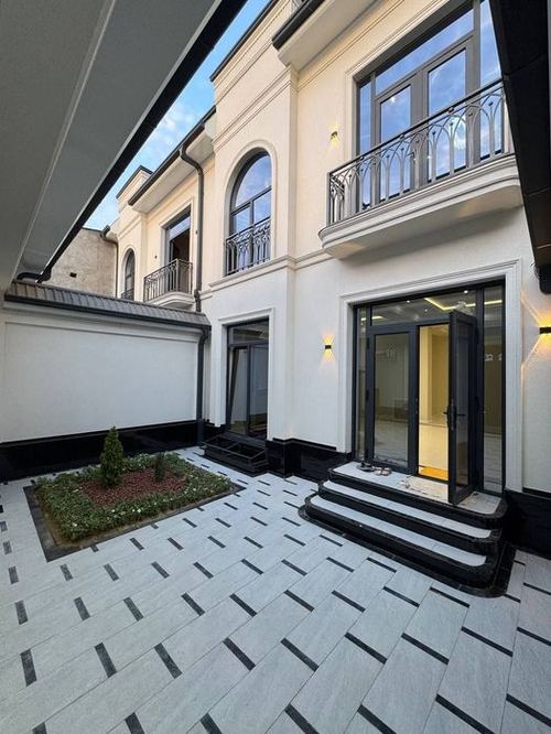 6-комнатный коттедж, 220 м²