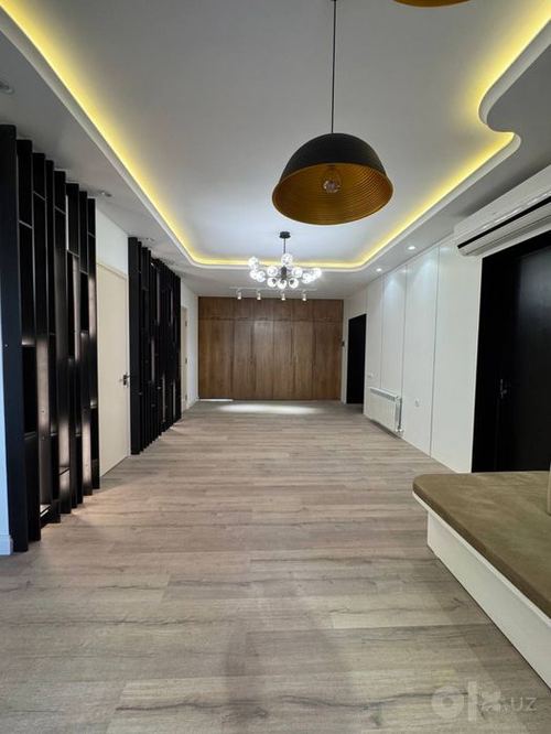 5-room apartment, 212 m²