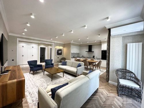 3-комнатная квартира, 150 м²