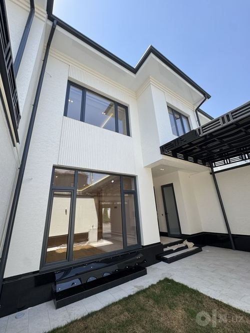 6-комнатный дом, 240 м²