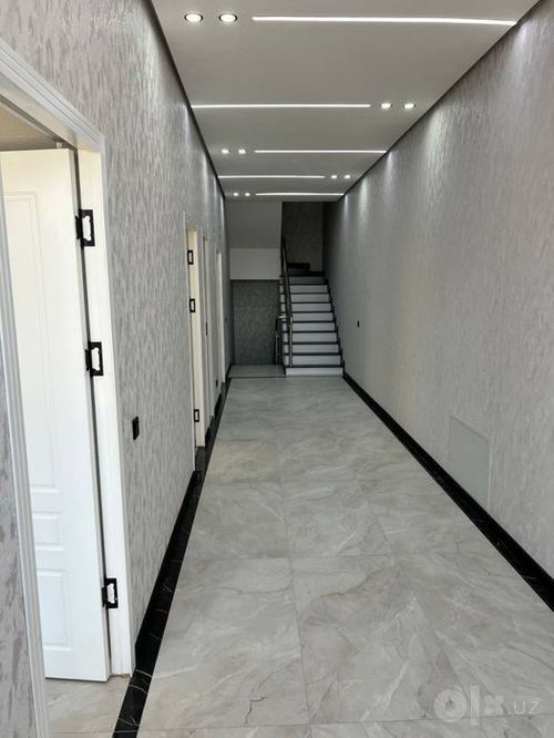 5-room house, 250 m²