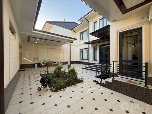 6-room house, 213 m²