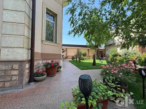 6-комнатный дом, 360 м²