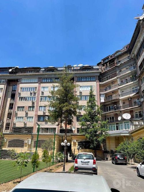 5-комнатная квартира, 300 м²