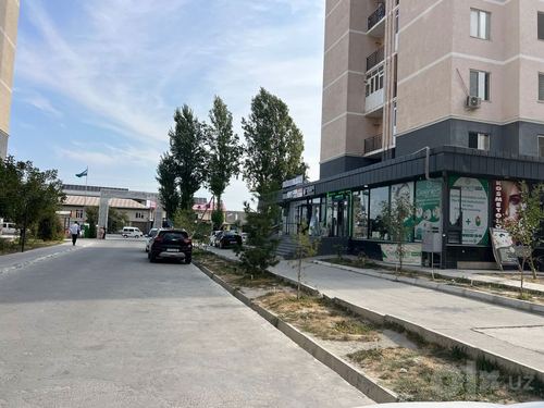 3 ta ishlab turgan magazin sotiladi. Umumiy maydoni 72kv (+78kv fasad