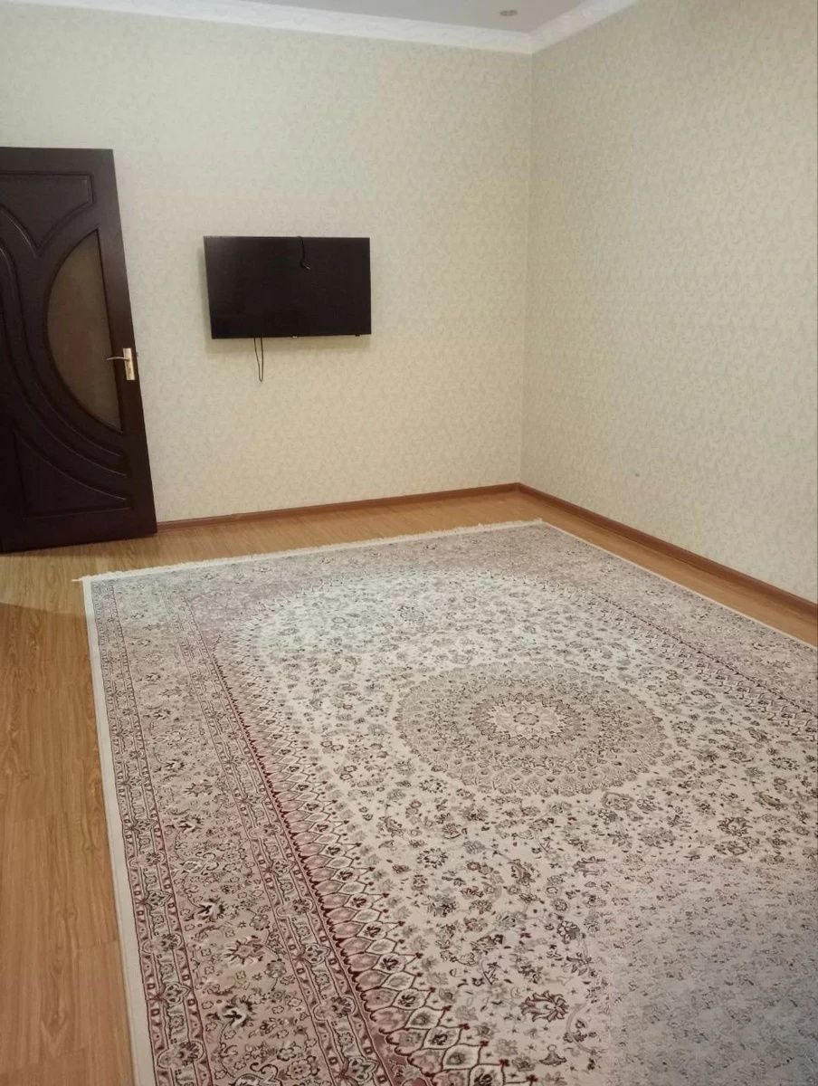 4-комнатная квартира, 150 м², 1/4 эт, Ташкент, Шайхантахурский район, в аренду