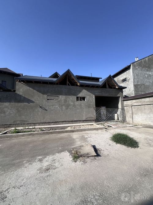 8-комнатная часть дома, 2.5 м²