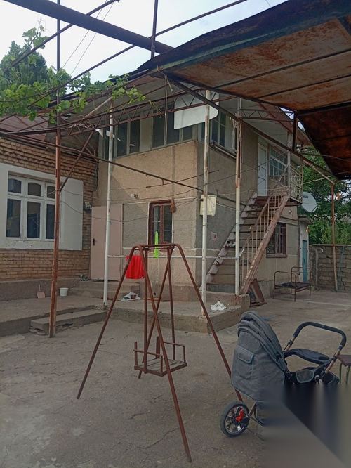 8-room house, 1 m²