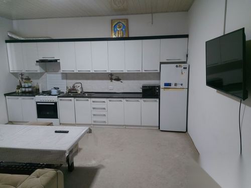 4-xonali kvartira, 200 m²