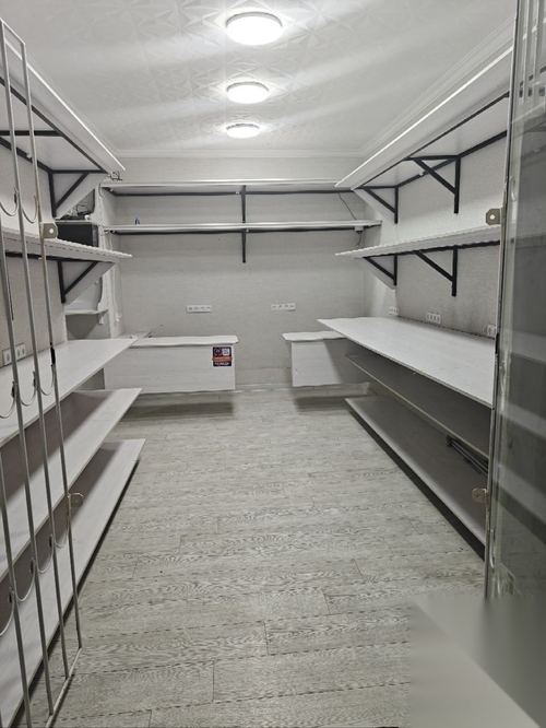 Под Офис, Магазин, 2 хона, Кучани юзида