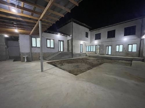 7-комнатный дом, 400 м²
