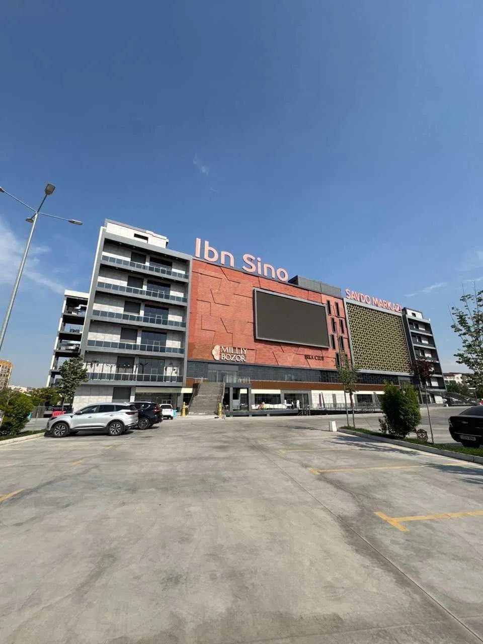 Stroy mart savdo markazida dukon sotiladi