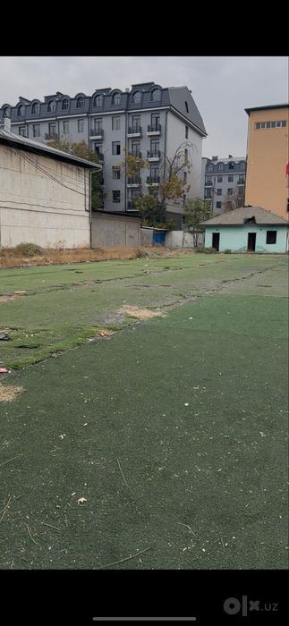 22 sotix yer sotiladi