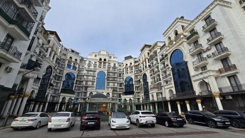 7-xonali kvartira, 185 m²