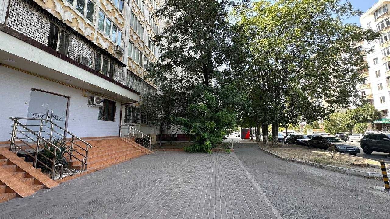 130 sq.m Office/Shop, 4 cabinets, Shakhristanskaya, 1300 USD