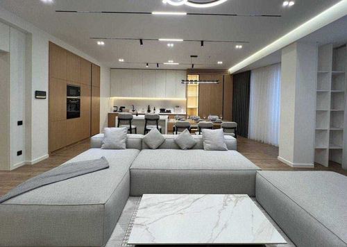 3-комнатная квартира, 160 м²