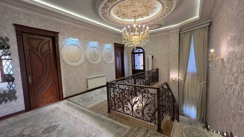 8-room house, 450 m²