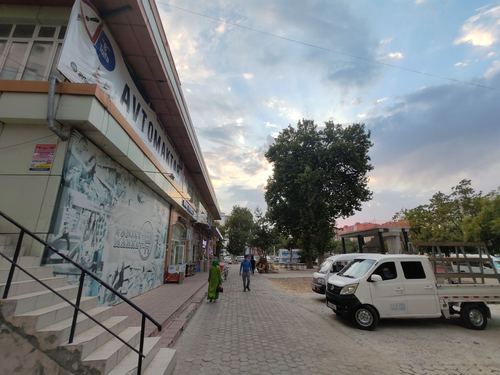 First line, 500 sq.m., Yunusabad, 2nd quarter, opposite Shoxsaroy restaurant