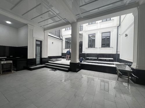 6-room house, 400 m²