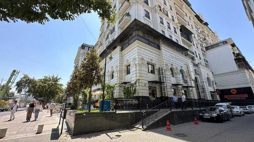 600 кв. м Делимое помещение под офис, магазин, ресторан, кафе, клинику. ЖК Казахстан, м. Минор.